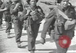 Image les troupes britanniques CAEN France, 1944, de la seconde 29 séquences d'archives historiques vidéo 65675075100