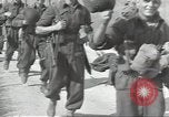 Image les troupes britanniques CAEN France, 1944, de la seconde 31 séquences d'archives historiques vidéo 65675075100
