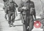 Image les troupes britanniques CAEN France, 1944, de la seconde 34 séquences d'archives historiques vidéo 65675075100