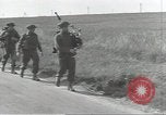 Image les troupes britanniques CAEN France, 1944, de la seconde 36 séquences d'archives historiques vidéo 65675075100