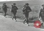 Image les troupes britanniques CAEN France, 1944, de la seconde 40 séquences d'archives historiques vidéo 65675075100
