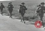 Image les troupes britanniques CAEN France, 1944, de la seconde 41 séquences d'archives historiques vidéo 65675075100