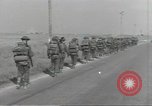 Image les troupes britanniques CAEN France, 1944, de la seconde 46 séquences d'archives historiques vidéo 65675075100