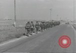 Image les troupes britanniques CAEN France, 1944, de la seconde 56 séquences d'archives historiques vidéo 65675075100