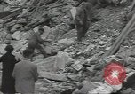 Image civils français CAEN France, 1944, de la seconde 34 séquences d'archives historiques vidéo 65675075101