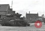 Image 1re Division des soldats Marigny France, 1944, de la seconde 1 séquences d'archives historiques vidéo 65675075105