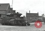Image 1re Division des soldats Marigny France, 1944, de la seconde 5 séquences d'archives historiques vidéo 65675075105