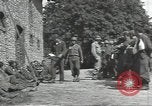 Image Des prisonniers allemands Cerisy-la-Forêt Normandie France, 1944, de la seconde 20 séquences d'archives historiques vidéo 65675075107