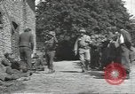 Image Des prisonniers allemands Cerisy-la-Forêt Normandie France, 1944, de la seconde 22 séquences d'archives historiques vidéo 65675075107