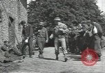 Image Des prisonniers allemands Cerisy-la-Forêt Normandie France, 1944, de la seconde 25 séquences d'archives historiques vidéo 65675075107