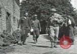 Image Des prisonniers allemands Cerisy-la-Forêt Normandie France, 1944, de la seconde 27 séquences d'archives historiques vidéo 65675075107