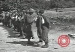 Image Des prisonniers allemands Cerisy-la-Forêt Normandie France, 1944, de la seconde 35 séquences d'archives historiques vidéo 65675075107
