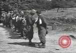 Image Des prisonniers allemands Cerisy-la-Forêt Normandie France, 1944, de la seconde 37 séquences d'archives historiques vidéo 65675075107