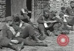 Image Des prisonniers allemands Cerisy-la-Forêt Normandie France, 1944, de la seconde 48 séquences d'archives historiques vidéo 65675075107
