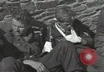 Image Des prisonniers allemands Cerisy-la-Forêt Normandie France, 1944, de la seconde 19 séquences d'archives historiques vidéo 65675075109