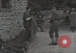 Image Des prisonniers allemands Cerisy-la-Forêt Normandie France, 1944, de la seconde 33 séquences d'archives historiques vidéo 65675075109