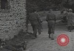Image Des prisonniers allemands Cerisy-la-Forêt Normandie France, 1944, de la seconde 35 séquences d'archives historiques vidéo 65675075109