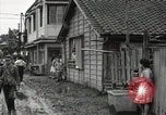 Standbild amerikanischen Gefangenen Saitama Japan Urawa, 1945, aus Sekunde 11 historischem Filmmaterial Videoclip 65675075123