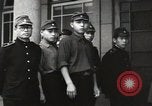 Standbild amerikanischen Gefangenen Saitama Japan Urawa, 1945, aus Sekunde 57 historischem Filmmaterial Videoclip 65675075123