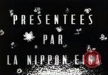 Standbild Philippinische Arbeiter ernten manila Hanf mit Kuttern auf langen Stangen Davao Philippinen, 1943, aus Sekunde 12 historischem Filmmaterial Videoclip 65675075126