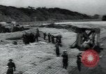 Standbild USA Infanteristen Vereinigtes Königreich, 1944, aus Sekunde 18 historischem Filmmaterial Videoclip 65675075131