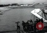 Standbild USA Infanteristen Vereinigtes Königreich, 1944, aus Sekunde 28 historischem Filmmaterial Videoclip 65675075131