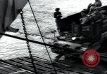 Standbild USA Infanteristen Vereinigtes Königreich, 1944, aus Sekunde 32 historischem Filmmaterial Videoclip 65675075131