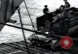 Standbild USA Infanteristen Vereinigtes Königreich, 1944, aus Sekunde 33 historischem Filmmaterial Videoclip 65675075131