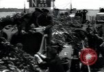Standbild USA Infanteristen Vereinigtes Königreich, 1944, aus Sekunde 42 historischem Filmmaterial Videoclip 65675075131