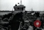 Standbild USA Infanteristen Vereinigtes Königreich, 1944, aus Sekunde 48 historischem Filmmaterial Videoclip 65675075131