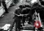 Standbild USA Infanteristen Vereinigtes Königreich, 1944, aus Sekunde 51 historischem Filmmaterial Videoclip 65675075131