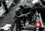 Standbild USA Infanteristen Vereinigtes Königreich, 1944, aus Sekunde 52 historischem Filmmaterial Videoclip 65675075131