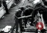 Standbild USA Infanteristen Vereinigtes Königreich, 1944, aus Sekunde 55 historischem Filmmaterial Videoclip 65675075131
