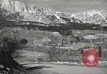 Immagine di Jeep sovietica Yalta Crimea Ucraina, 1945, secondo 13 filmato di repertorio 65675075141
