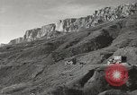 Immagine di Jeep sovietica Yalta Crimea Ucraina, 1945, secondo 35 filmato di repertorio 65675075141