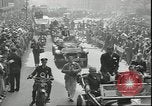 Standbild Jesse Owens gefeiert New York City USA, 1936, aus Sekunde 27 historischem Filmmaterial Videoclip 65675075158