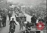 Standbild Jesse Owens gefeiert New York City USA, 1936, aus Sekunde 28 historischem Filmmaterial Videoclip 65675075158