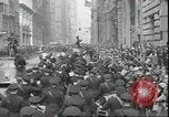 Standbild Jesse Owens gefeiert New York City USA, 1936, aus Sekunde 38 historischem Filmmaterial Videoclip 65675075158