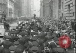Standbild Jesse Owens gefeiert New York City USA, 1936, aus Sekunde 39 historischem Filmmaterial Videoclip 65675075158