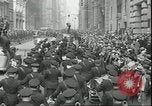 Standbild Jesse Owens gefeiert New York City USA, 1936, aus Sekunde 40 historischem Filmmaterial Videoclip 65675075158