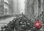 Standbild Jesse Owens gefeiert New York City USA, 1936, aus Sekunde 47 historischem Filmmaterial Videoclip 65675075158