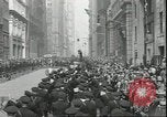 Standbild Jesse Owens gefeiert New York City USA, 1936, aus Sekunde 49 historischem Filmmaterial Videoclip 65675075158