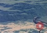 Standbild U-Boot USS Bluegill (SS-242) Tanks Pratas Insel Pratas Insel, 1945, aus Sekunde 11 historischem Filmmaterial Videoclip 65675075186