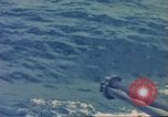 Standbild U-Boot USS Bluegill (SS-242) Tanks Pratas Insel Pratas Insel, 1945, aus Sekunde 15 historischem Filmmaterial Videoclip 65675075186
