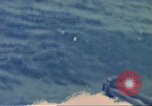 Standbild U-Boot USS Bluegill (SS-242) Tanks Pratas Insel Pratas Insel, 1945, aus Sekunde 16 historischem Filmmaterial Videoclip 65675075186