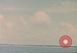 Standbild U-Boot USS Bluegill (SS-242) Tanks Pratas Insel Pratas Insel, 1945, aus Sekunde 38 historischem Filmmaterial Videoclip 65675075186