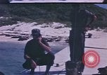 Standbild USA Soldaten Saipan Marianen, 1945, aus Sekunde 11 historischem Filmmaterial Videoclip 65675075189