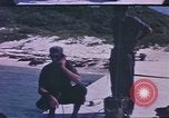 Standbild USA Soldaten Saipan Marianen, 1945, aus Sekunde 12 historischem Filmmaterial Videoclip 65675075189
