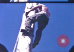 Standbild USA Soldaten Saipan Marianen, 1945, aus Sekunde 45 historischem Filmmaterial Videoclip 65675075189