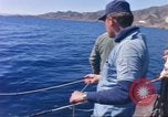 Standbild USA line Handler Palomares Spanien, 1966, aus Sekunde 22 historischem Filmmaterial Videoclip 65675075198